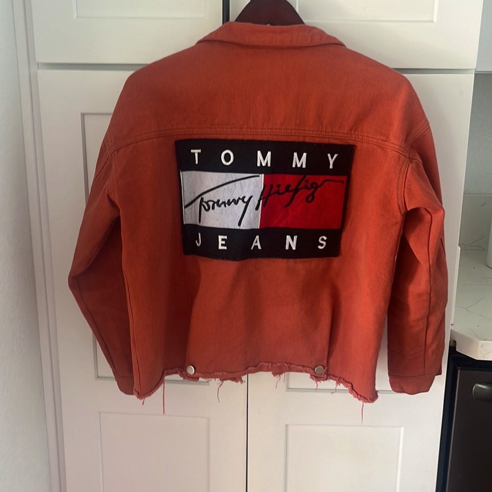 Like new high quality vintage Tommy Hilfiger jean jacket